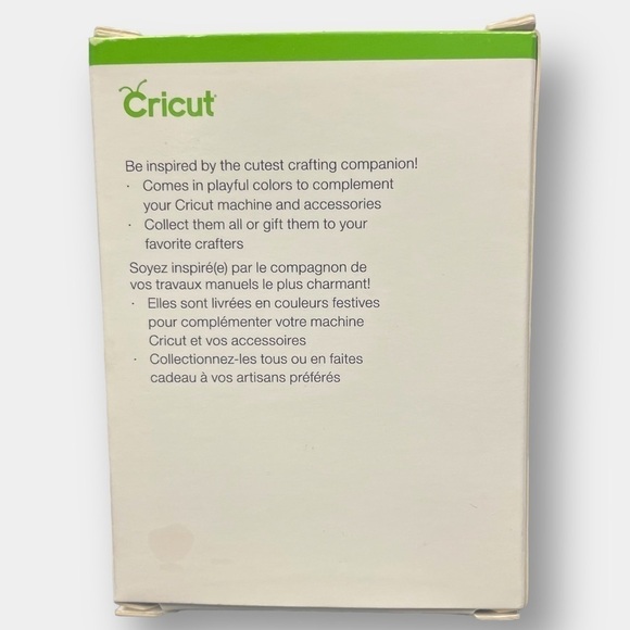 Cricut Cutie Blue Collectible Vinyl Figure Charm - Picture 3 of 3